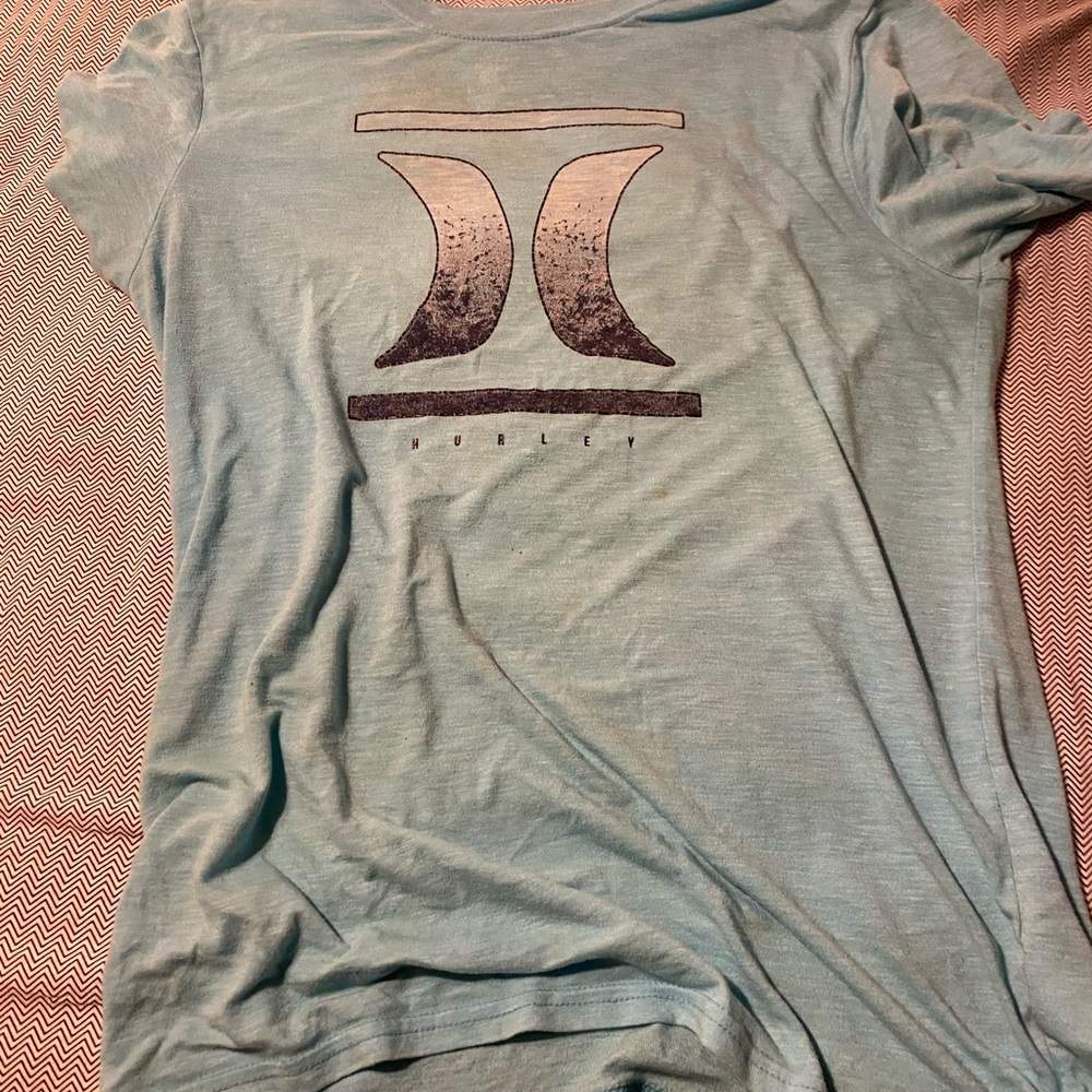 Hurley tshirt